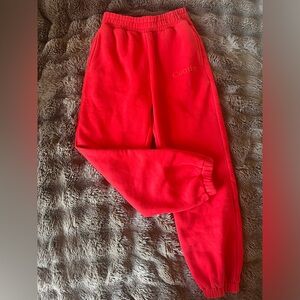 Comfrt Minimalist Sweatpants In Red
